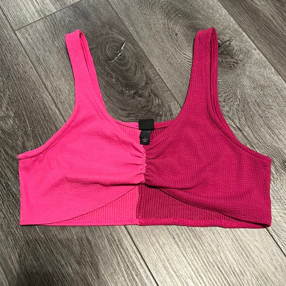 Wild fable too (reversible). Size large. Pink.